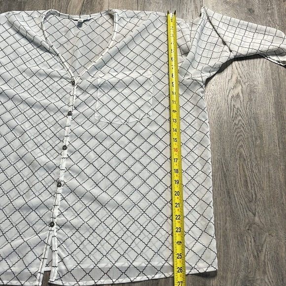 Cabi White & Black Lattice Sheer Button Down Top, size large - Picture 7 of 10